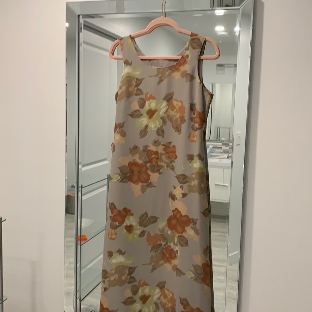 Chic Floral Sleeveless Maxi Dress